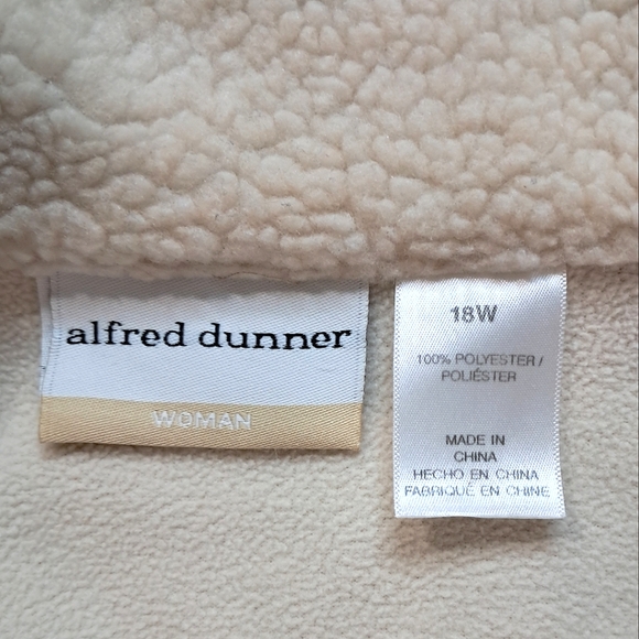 Women's Alfred Dunner faux suede, fleece lined coat! Sz. 18W - Picture 4 of 4